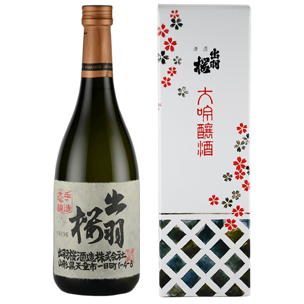 【山形・出羽桜酒造】出羽桜 大吟醸 720ml<箱入り>